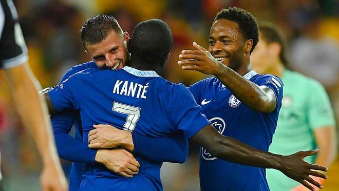 篮球勇士球星训练加量，备战强度升级