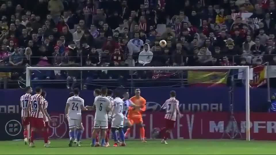 沪媒谈海港亚冠失利：能上的都上了，用尽全力仍是一声叹息