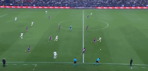 足球英超豪门逆转取胜，主帅赛后握拳怒吼