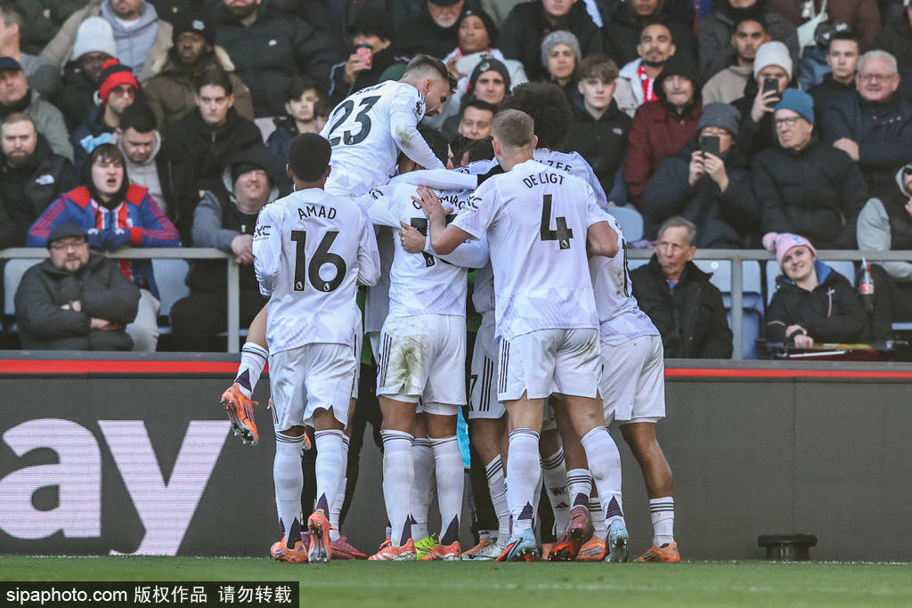 郭晶晶也没想到，霍启刚会因香港火灾后的这一举动，实现口碑暴增
