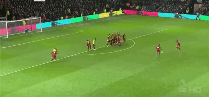 TA：奥赖利成功限制住了萨拉赫，他的防守表现远超多数边后卫